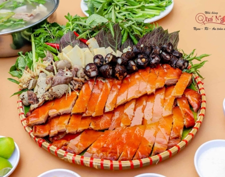 MẸT HEO TỘC
